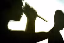 Bị tố hiếp dâm “nhạc mẫu”, gã chồng điên cuồng giết vợ