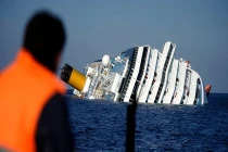 Mách bạn cách ứng phó nguy hiểm khi tàu, thuyền gặp nạn