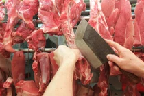 Kinh hoàng cảnh "phù phép" cả tấn thịt lợn bẩn bán tràn lan ở HN