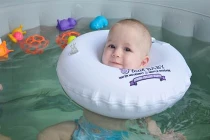 Phao đỡ cổ cho trẻ... tác hại khó lường