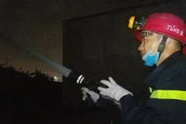 Hàng trăm cảnh sát dập đám cháy lớn tại xưởng may ở Sài Gòn