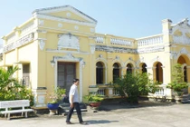 Mãn nhãn nhà Đốc phủ Hải và vợ Bình Tây Đại nguyên soái