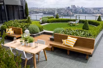 Sân vườn chống nóng trên mái nhà đẹp khó tin