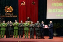 Bí thư Hà Nội Hoàng Trung Hải chúc tết lực lượng vũ trang