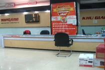 Lạ lùng Topcare Cầu Giấy hoàn toàn vắng bóng nhân viên bán hàng