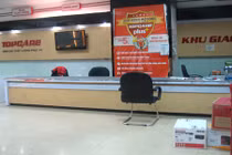 Lạ lùng Topcare Cầu Giấy hoàn toàn vắng bóng nhân viên bán hàng