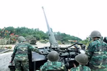 Bộ đội phòng không Việt Nam luyện quân đầu xuân