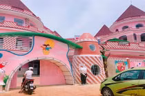 Trường mầm non nhuộm hồng Hello kitty toàn tập gây xôn xao