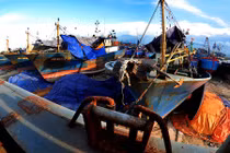 Ảnh: Ngư dân “cháy ruột” vì tàu thép hỏng chưa được sửa, neo bờ