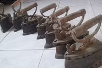 Tận mục "diện mạo" bàn là con gà giá chục tỷ