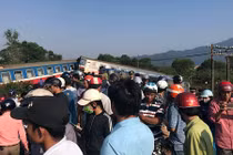 Điểm lại những vụ tàu hỏa đâm ô tô chết người thảm khốc