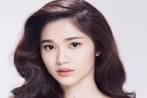 Nhan sắc “Gà mới” đẹp tinh khôi không kém Ngọc Trinh