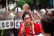 Tâm thư của người cha đơn thân dạy lòng con yêu nước