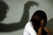 Ông nội dê xồm, hiếp dâm cháu gái 9 tuổi