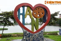 Ảnh: Điêu khắc gốm độc lạ bên hồ Trúc Bạch vừa đạt giải quốc tế