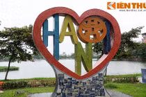 Ảnh: Điêu khắc gốm độc lạ bên hồ Trúc Bạch vừa đạt giải quốc tế