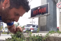 Hài hước biển quảng cáo mini phải soi kỹ mới thấy