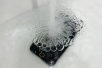 iPhone 6 có thể "tắm" nước trong 30 phút