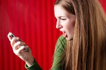 10 thói quen “bức tử” điện thoại di động