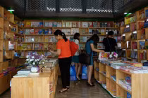 Ảnh: Phố sách đầu tiên ở Hà Nội có gì độc?