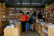Ảnh: Phố sách đầu tiên ở Hà Nội có gì độc?