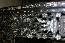 Cận cảnh giường ngủ chạm trổ cầu kỳ của nhà giàu xưa