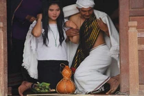 Những tục lệ bắt vợ, bắt chồng lạ lùng ở Việt Nam