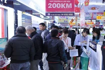 Siêu thị điện máy bung hàng khuyến mại đón Tết