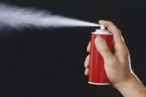 Dùng thuốc diệt gián, cẩn thận hại mình