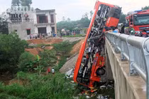 Hết hồn những pha tai nạn giao thông khó đỡ nhất Việt Nam