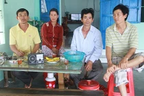 Xúc động câu chuyện ba anh em nhà Robinson ở Khánh Hòa