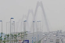 Ảnh: Cây cầu đẹp nhất Việt Nam bị sương mù bao phủ giữa trưa