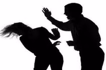 Hủy hôn trước ngày cưới vì chú rể bạo hành đòi “yêu“