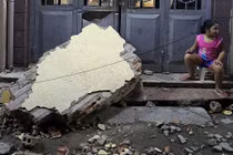 Hoảng tại hiện trường sập tường trường tiểu học Đồng Tâm