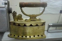 Bí mật ít biết khiến bàn là con gà sốt tiền tỷ