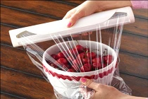 Màng bọc thực phẩm, tưởng an toàn mà vô cùng hại