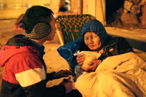 Xót xa những phận nghèo cơ cực trong giá lạnh Hà Nội