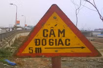 Cười té ghế, mỏi hàm vì biển quảng cáo quá hài hước