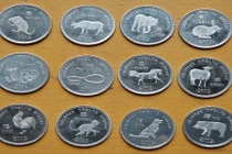 Điểm loạt tiền xu phong thủy làm quà lì xì Tết 