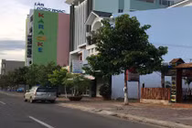 Bị đâm tử vong vì trêu 2 cô gái trước quán bar