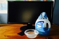 7 lỗi chí tử thường mắc khi vệ sinh màn hình tivi