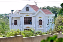 Ảnh: Nhiều nhà xây trái phép cạnh biệt thự Phó ban Nội chính tỉnh