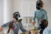 Khí độc âm thầm gây bệnh trong nhà mọi người