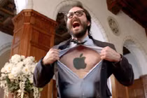 iPhone bị “dìm hàng”, iFan tung đòn hiểm “đá đểu “đối thủ