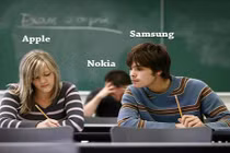 Những tình huống bi hài, giật gân nhất về iPhone 6