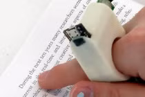 Thiết bị giúp người khiếm thị đọc sách của người thường