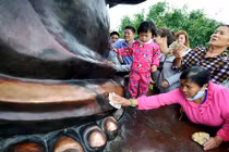 Hình ảnh xấu xí, phản cảm ngập chùa Bái Đính đầu năm mới