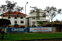 Xôn xao trực thăng đậu trên nóc biệt thự đại gia Việt 