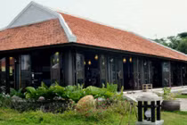 Toàn cảnh biệt thự của quý bà giàu nhất nhì showbiz