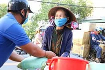 Đang trong trại giam vẫn được hưởng tiền hỗ trợ COVID-19